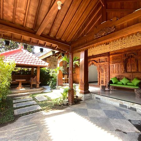 Revive By Snooze Hostel Banyuwangi  Exterior photo