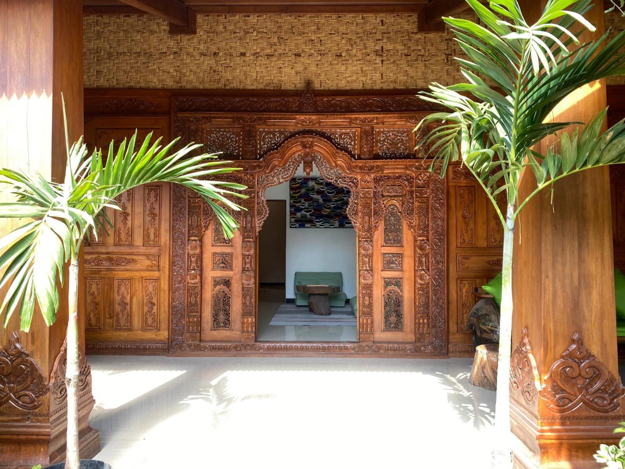 Revive By Snooze Hostel Banyuwangi  Exterior photo