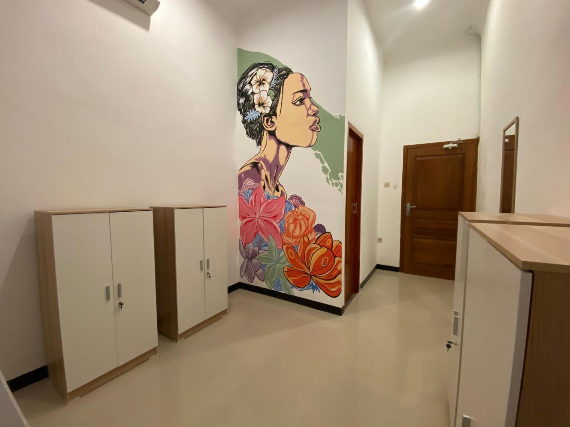 Revive By Snooze Hostel Banyuwangi  Exterior photo